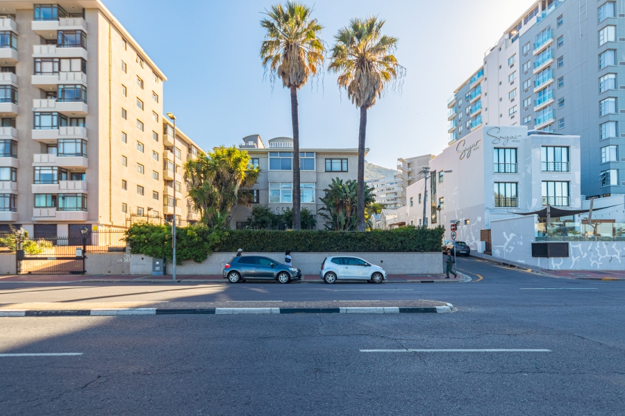 2 Bedroom Property for Sale in Green Point Western Cape